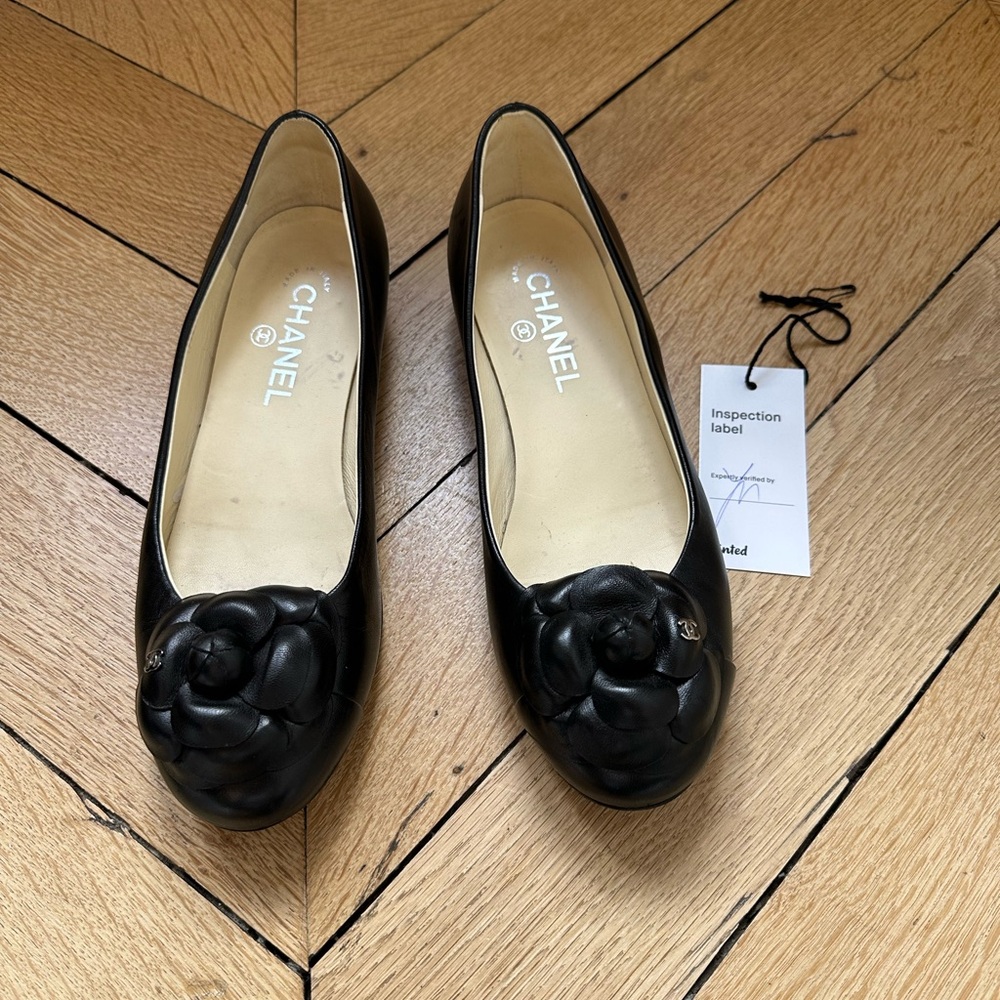 Chanel Black Flats with Classic Camellia Detail - Picture 4 of 9